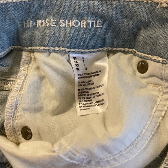 American Eagle light wash distressed shorts - Picture 5 of 6